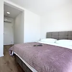 Serenity With Heated Pool Vila *