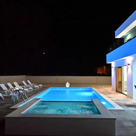 Serenity With Heated Pool *