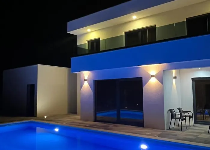 Villa Serenity With Heated Pool Donji Proložac
