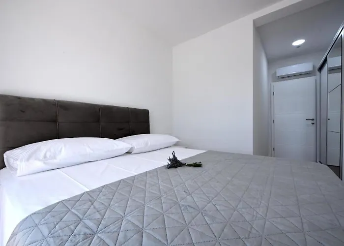 Villa Serenity With Heated Pool Donji Proložac