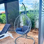 Serenity With Heated Pool فيلة Donji Proložac