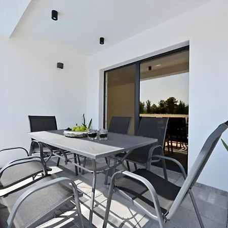 빌라 Serenity With Heated Pool